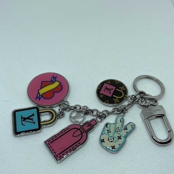 LOUIS VUITTON keychain authentic 100% - Picture 2 of 13